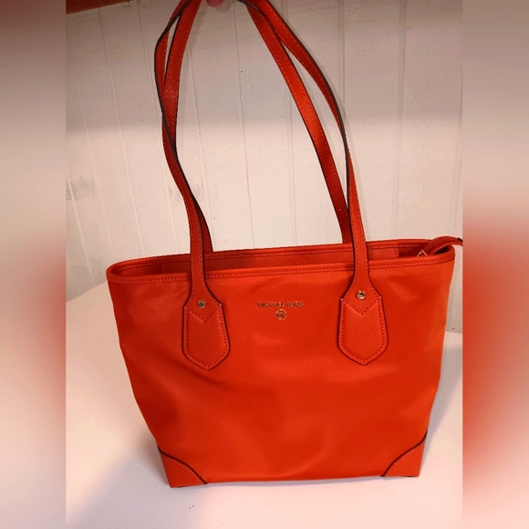 Michael Kors Eva Small Tote NWT - Picture 2 of 7